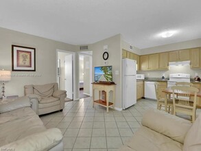 3325 N Airport Rd-Unit -H3 in Naples, FL - Building Photo - Building Photo