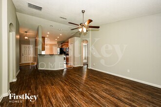 403 W New England Dr in Elkton, FL - Foto de edificio - Building Photo