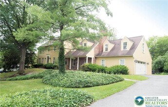 1528 Wethersfield Dr in Allentown, PA - Building Photo - Building Photo