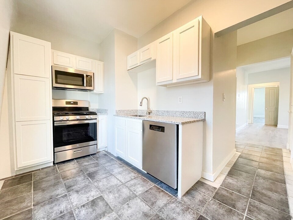 30 Woodbine St in Boston, MA - Building Photo