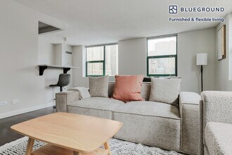 77 W Huron St, Unit SI FL10-ID1381 in Chicago, IL - Foto de edificio - Building Photo