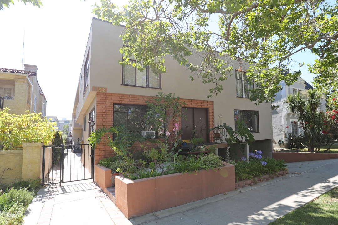 423 S Maple Dr in Beverly Hills, CA - Building Photo