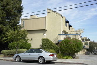 1000-1015 Imperial Pl in Hayward, CA - Building Photo - Building Photo