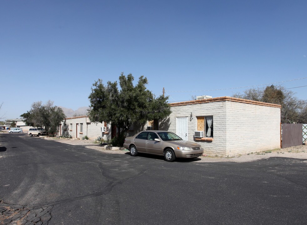 446 E Calle Arizona in Tucson, AZ - Building Photo