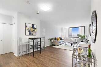 45 River Dr S in Jersey City, NJ - Building Photo - Building Photo