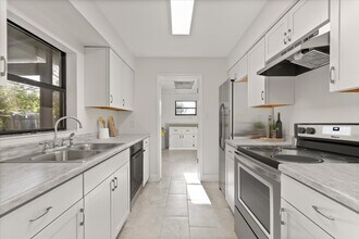 4823 Pine Needle Dr in Orlando, FL - Building Photo - Building Photo