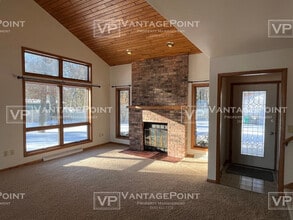 N1814 Shore Dr in Marinette, WI - Building Photo - Building Photo