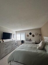 2700 Lawrence Crossley Rd in Palm Springs, CA - Foto de edificio - Building Photo