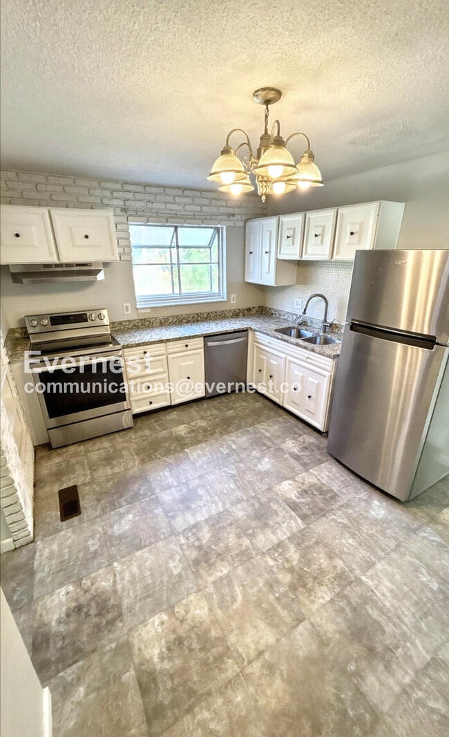 2185 Cottontail Dr in Florissant, MO - Building Photo - Building Photo