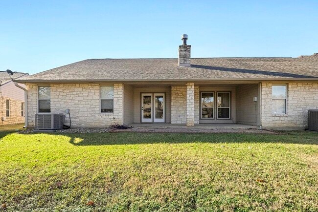32 Fairway Ln in Meadowlakes, TX - Building Photo - Building Photo