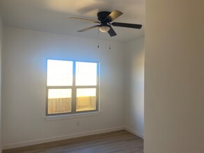 5537 Itasca St-Unit -B in Lubbock, TX - Building Photo - Building Photo
