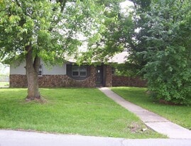 3104 W Edward St in Springfield, MO - Building Photo
