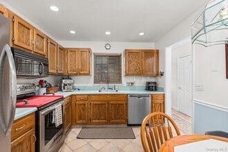 702 Somerset Knoll in Brewster, NY - Building Photo - Building Photo