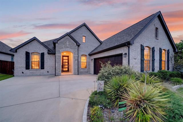 property at 525 Goose Lake Dr