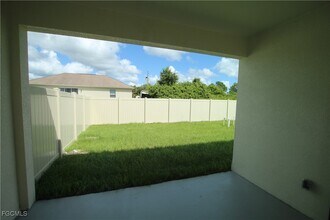 5148 Centennial Blvd in Lehigh Acres, FL - Building Photo - Building Photo