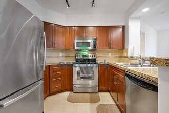 211 Kirkland Ave in Kirkland, WA - Building Photo - Building Photo