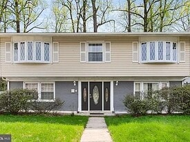 512 Carr Ave in Rockville, MD - Building Photo