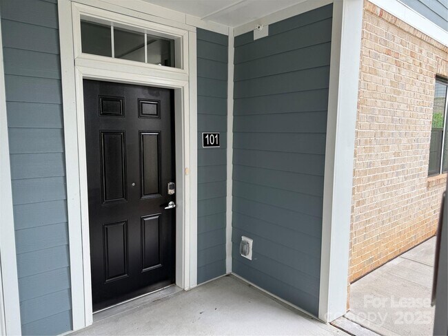 4455 Reed Crk Dr in Lake Norman of Catawba, NC - Foto de edificio - Building Photo