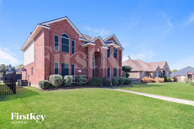 1926 Corbett Dr in Mesquite, TX - Foto de edificio - Building Photo