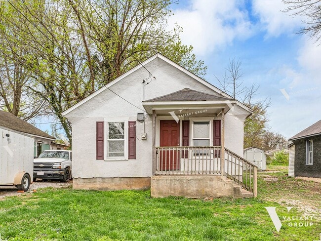 property at 2100 W Lee St
