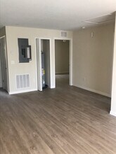 159 Juniper Loop-Unit -1 in Ocala, FL - Foto de edificio - Building Photo