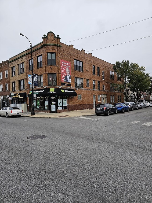 1553 N Harding Ave, Unit 1st floor