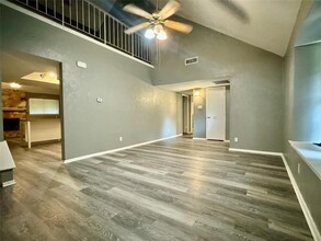 11610 Queens Way in Austin, TX - Building Photo - Building Photo