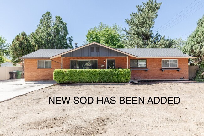 property at 564 E 700 N