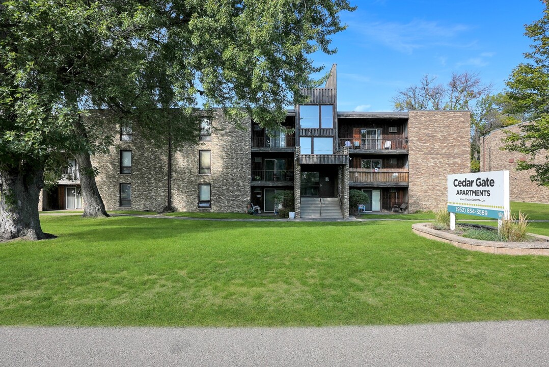 Cedar Gate in Bloomington, MN - Foto de edificio