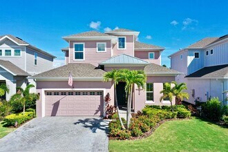 5221 Wishing Arch Dr in Apollo Beach, FL - Building Photo - Building Photo