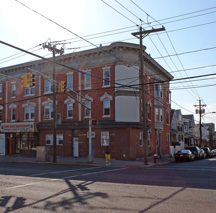 695-697 Jf Kennedy Blvd in Bayonne, NJ - Building Photo