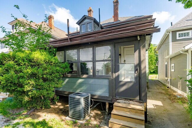 25 E Blake Ave in Columbus, OH - Building Photo - Building Photo