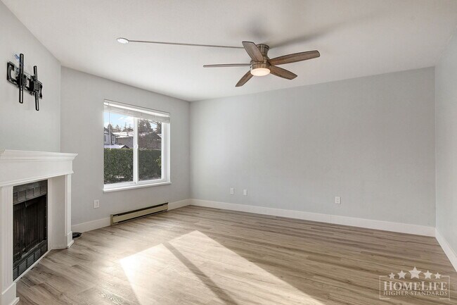 12964-12917 17 Ave in Surrey, BC - Building Photo - Building Photo