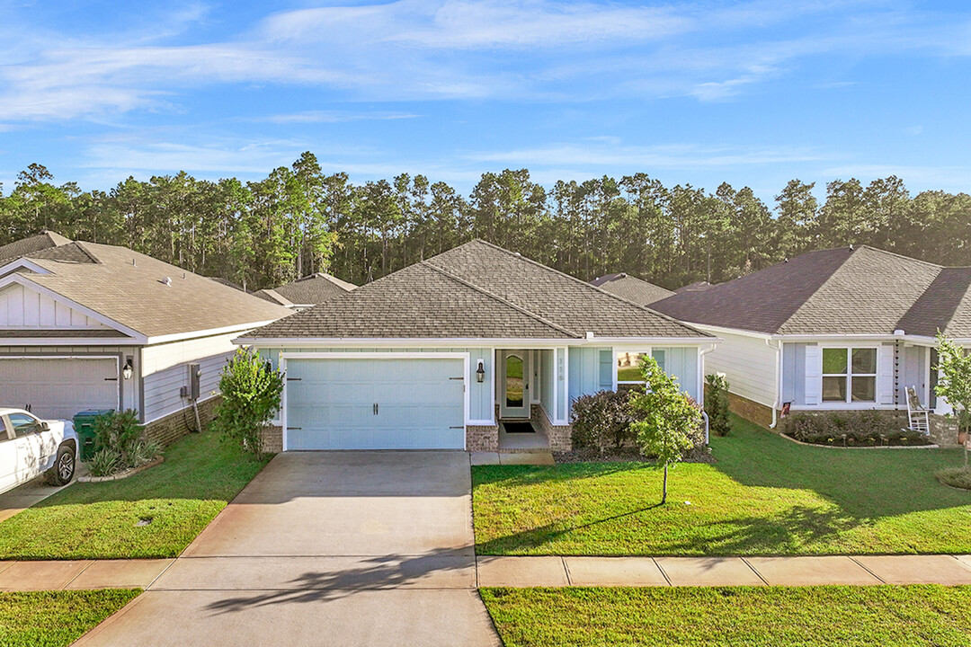 116 Cool Breeze Lp in Freeport, FL - Building Photo