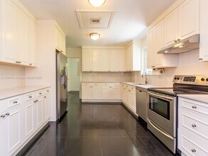 4701 Santa Maria St in Miami, FL - Building Photo - Building Photo