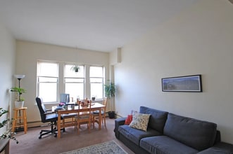 20 Colborne Rd, Unit 22 in Boston, MA - Foto de edificio - Building Photo