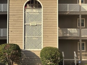 1006 Brookhollow Dr in Fayetteville, NC - Foto de edificio - Building Photo