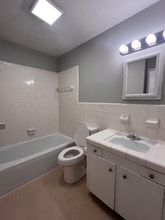 114 N Meade St-Unit -Unit B in Greenville, NC - Building Photo - Building Photo
