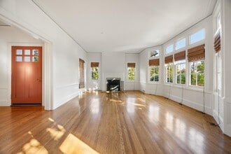 826 Walnut Ave in Burlingame, CA - Building Photo - Building Photo
