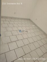 210 Sherman Ave N in Hamilton, ON - Building Photo - Building Photo