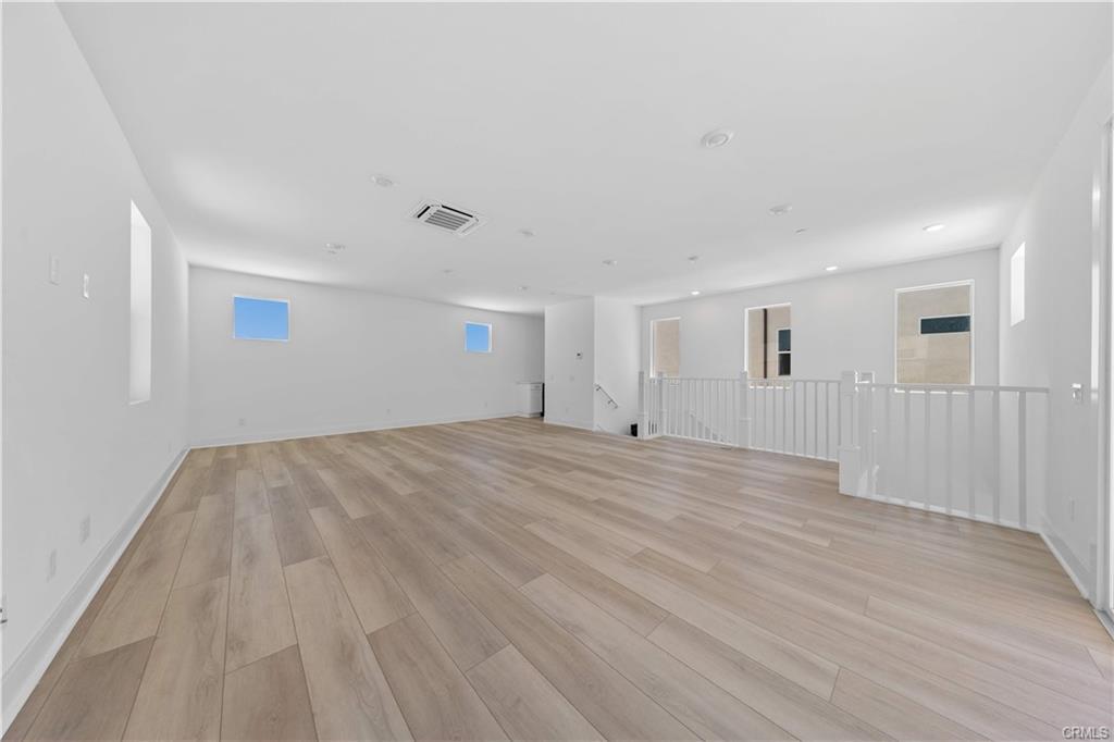 27216 W Coyote Bush Ct in Valencia, CA - Building Photo
