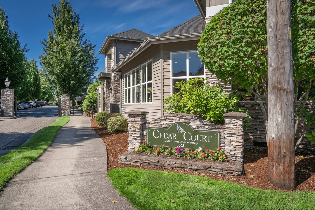 Cedar Court Apartments in Tacoma, WA - Building Photo