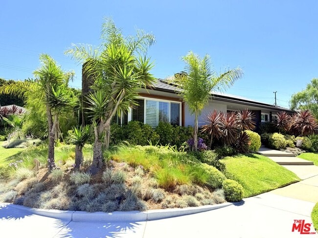 property at 5500 Shenandoah Ave