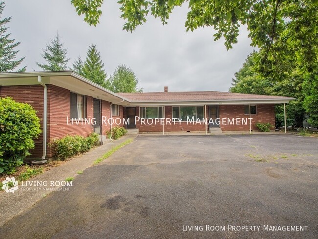 8607 N Leonard St in Portland, OR - Building Photo - Building Photo