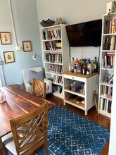 516 Chapel St, Unit #2 in New Haven, CT - Foto de edificio - Building Photo