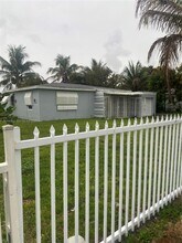 1070 NW 147th St in Miami, FL - Building Photo - Building Photo