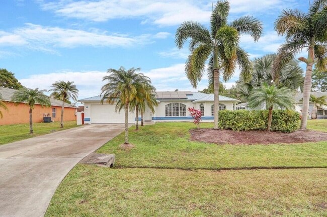6461 NW Friendly Cir in Port St. Lucie, FL - Building Photo - Building Photo
