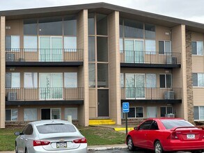 9025 S Eldorado Dr in Indianapolis, IN - Building Photo - Building Photo