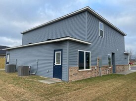 6713 SW Dignity Ave in Bentonville, AR - Building Photo