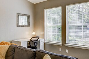 221 Cactus St, Unit SI ID1319921P in Tallahassee, FL - Building Photo